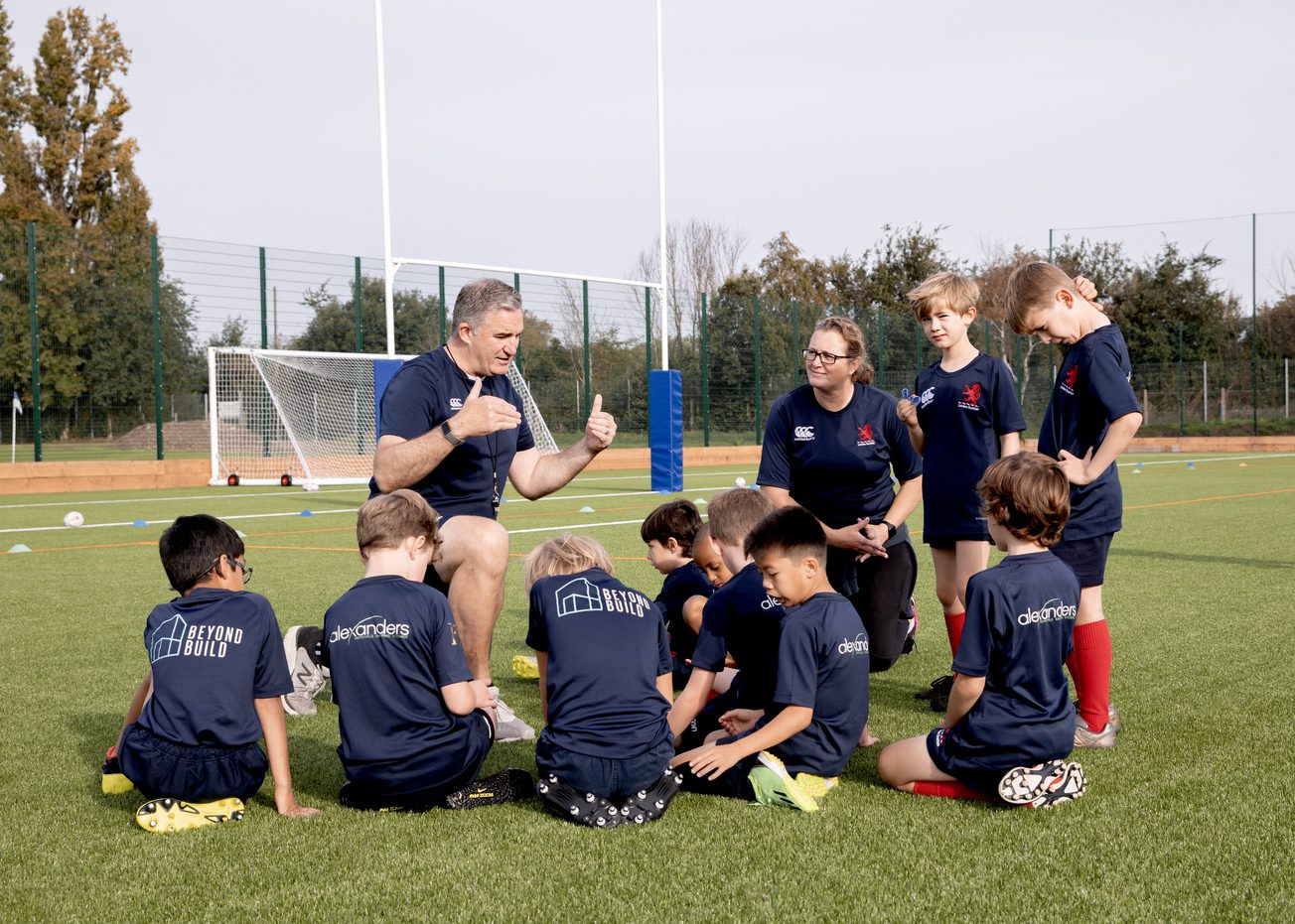 Alexanders Partners with London Scottish to support Minis rugby